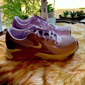 New Nike Wmns Air Max Excee violet